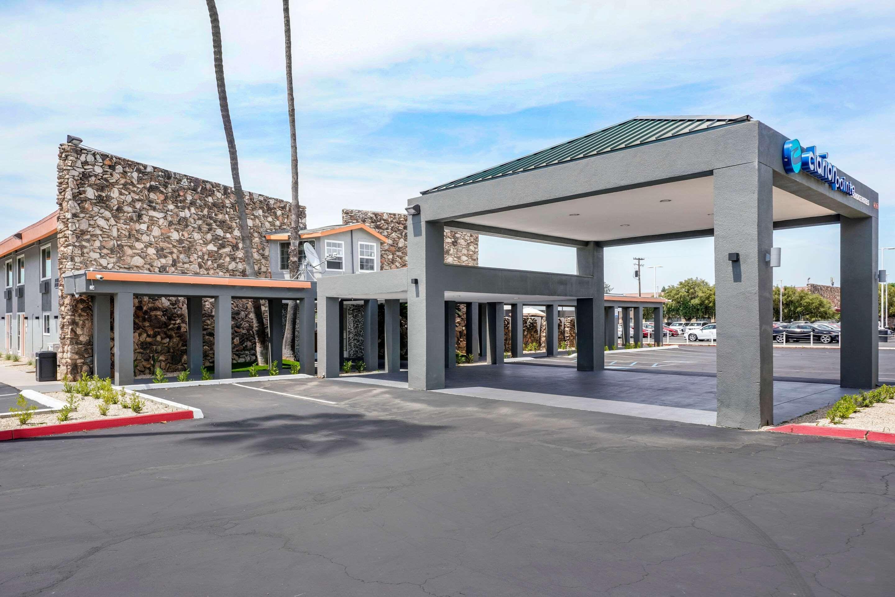 Clarion Pointe Fresno Near Yosemite Hotel Eksteriør billede
